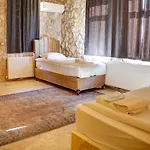 Hotel Ala Stone *
