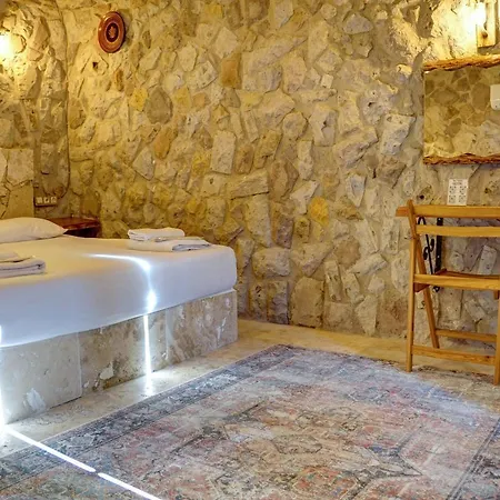 Ala Stone House Hotel *